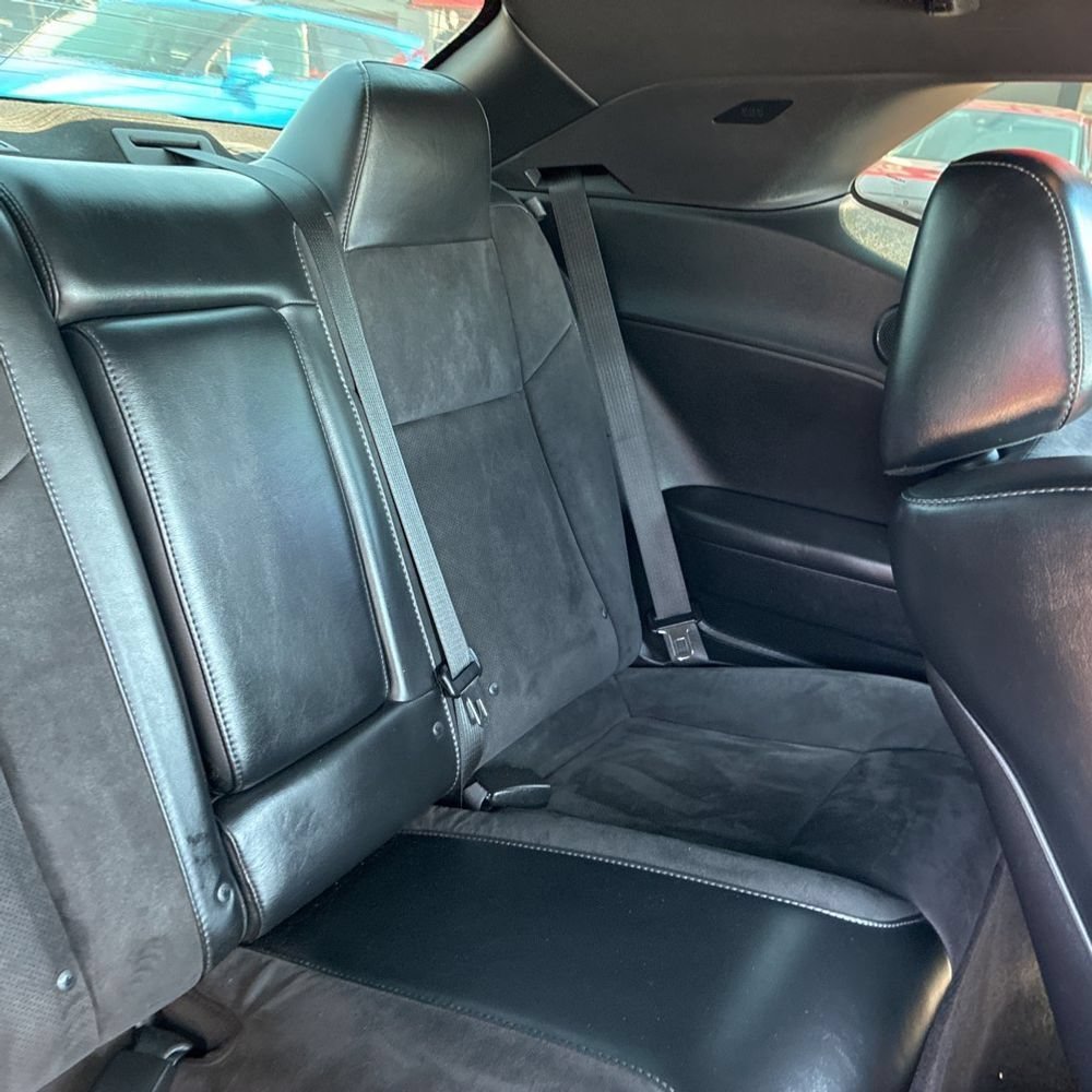 Used 2015 Dodge Challenger R/T Scat Pack w/ Leather Interior Group RWD image 17