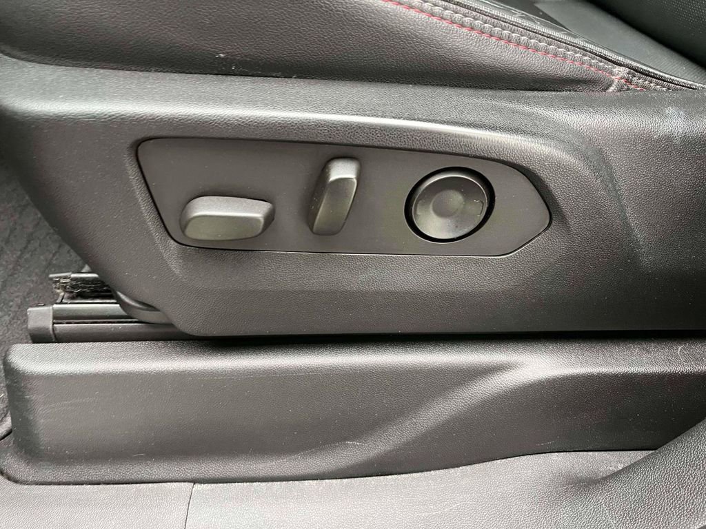 Used 2021 Chevrolet Suburban RST image 30