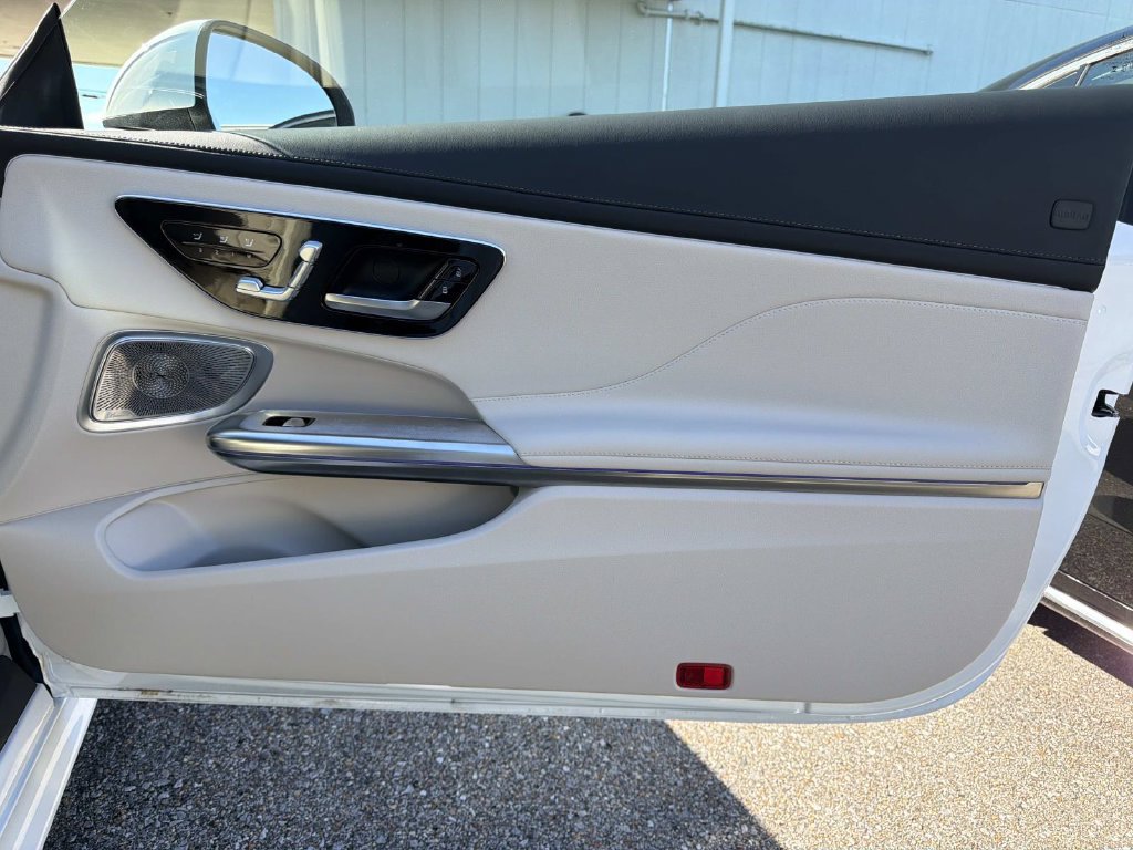 Used 2025 Mercedes-Benz CLE 300 4MATIC Cabriolet image 13