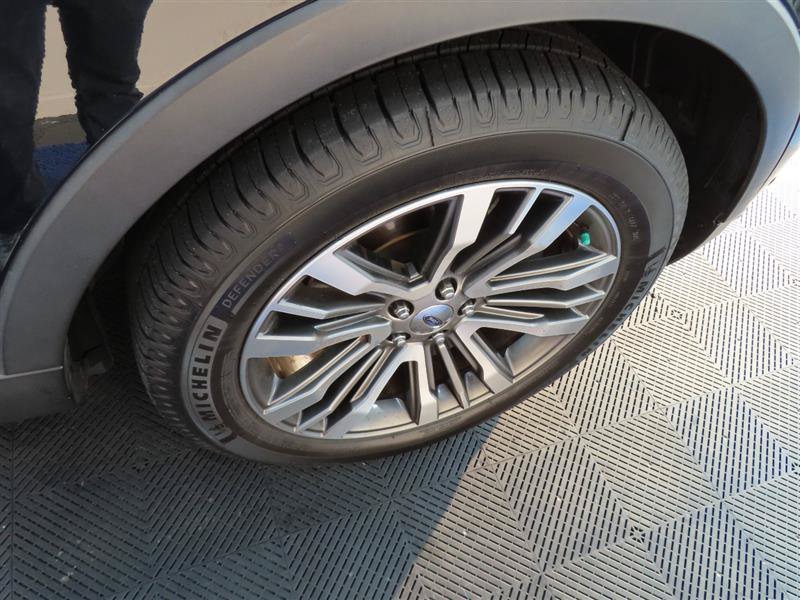 Used 2019 Ford Explorer Platinum AWD/4WD image 11