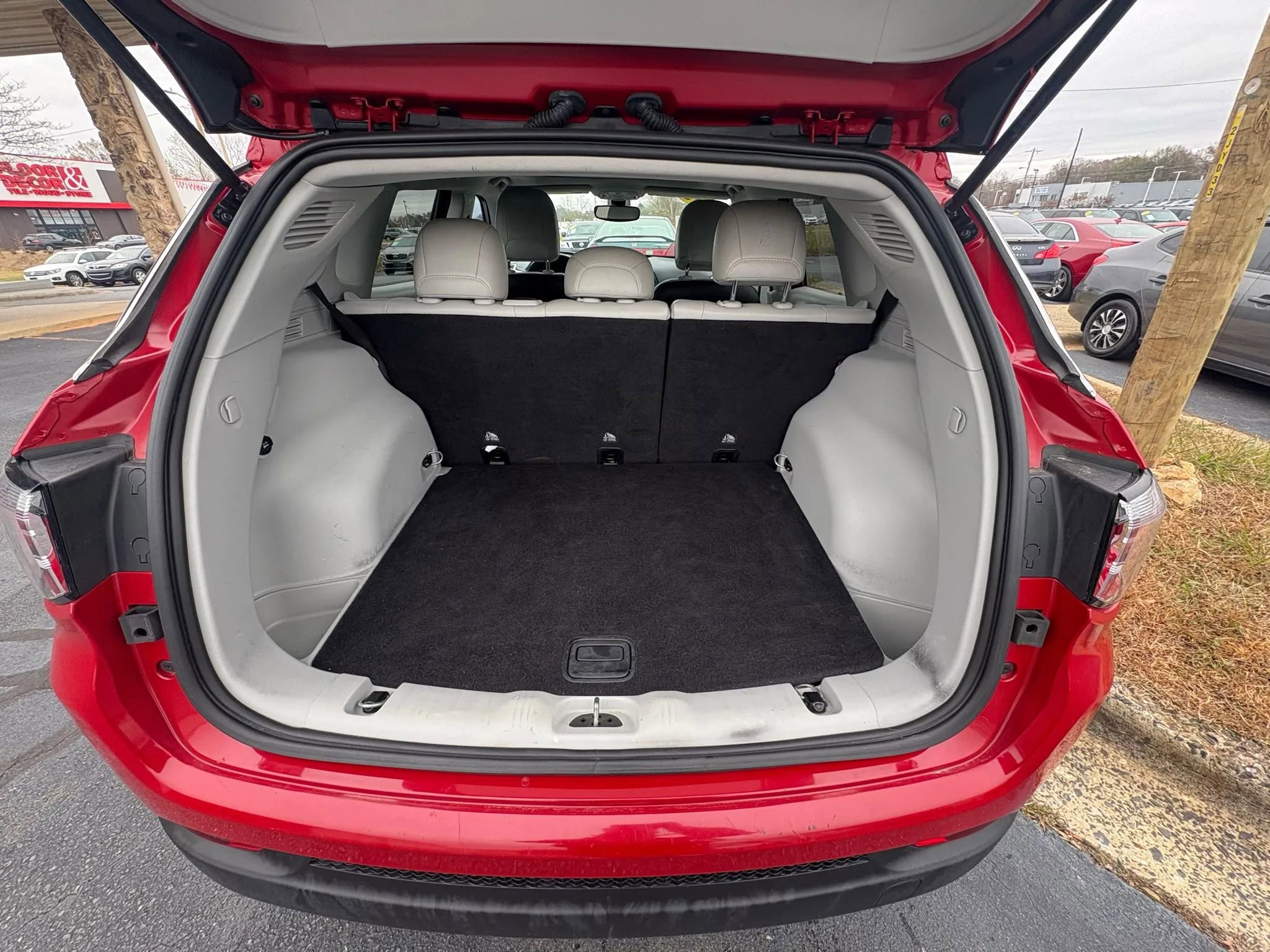 Used 2019 Jeep Compass Latitude image 9