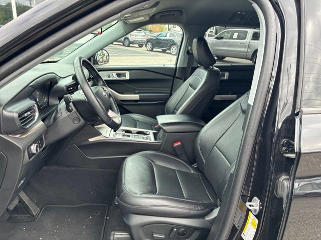 Used 2023 Ford Explorer Limited w/ Equipment Group 301A AWD/4WD image 71