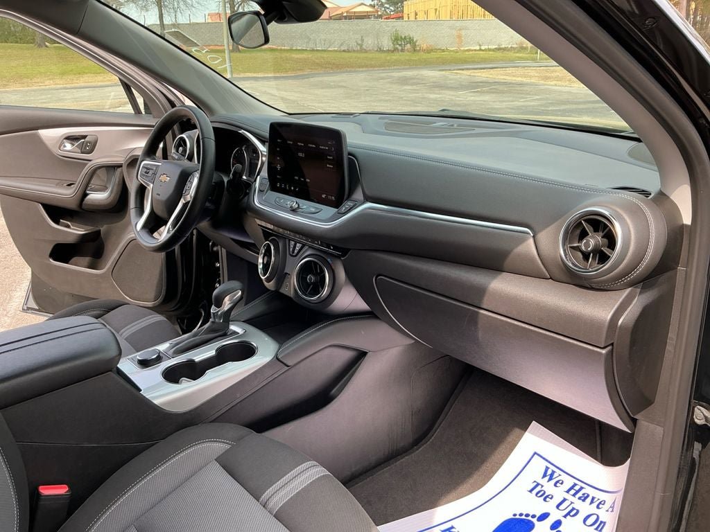 Used 2025 Chevrolet Blazer LT FWD image 24