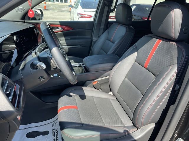 Used 2024 Chevrolet Traverse RS AWD/4WD image 11