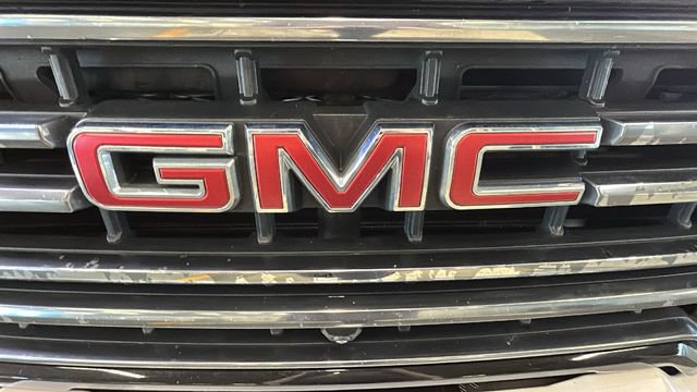 Used 2021 GMC Sierra 2500 AT4 w/ AT4 Premium Plus Package AWD/4WD image 8