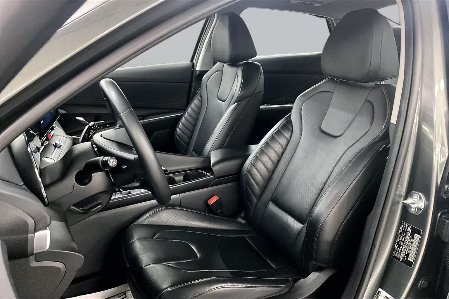 Used 2024 Hyundai Elantra Limited FWD image 8
