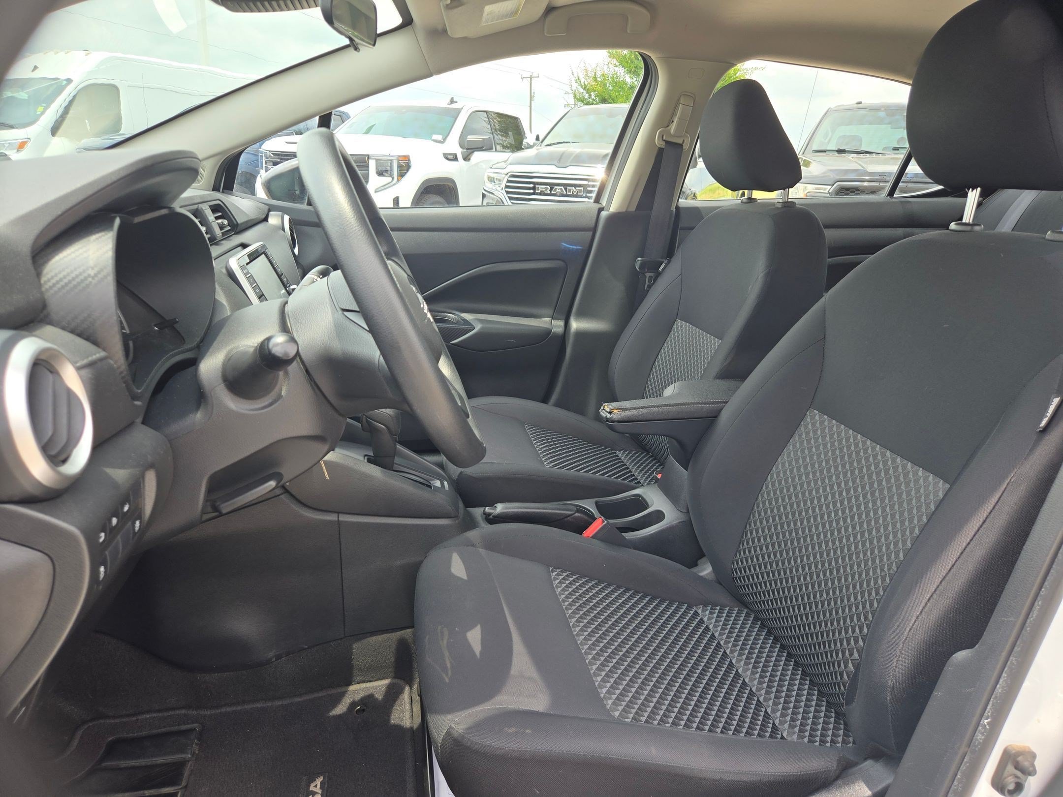 Used 2023 Nissan Versa S FWD image 10