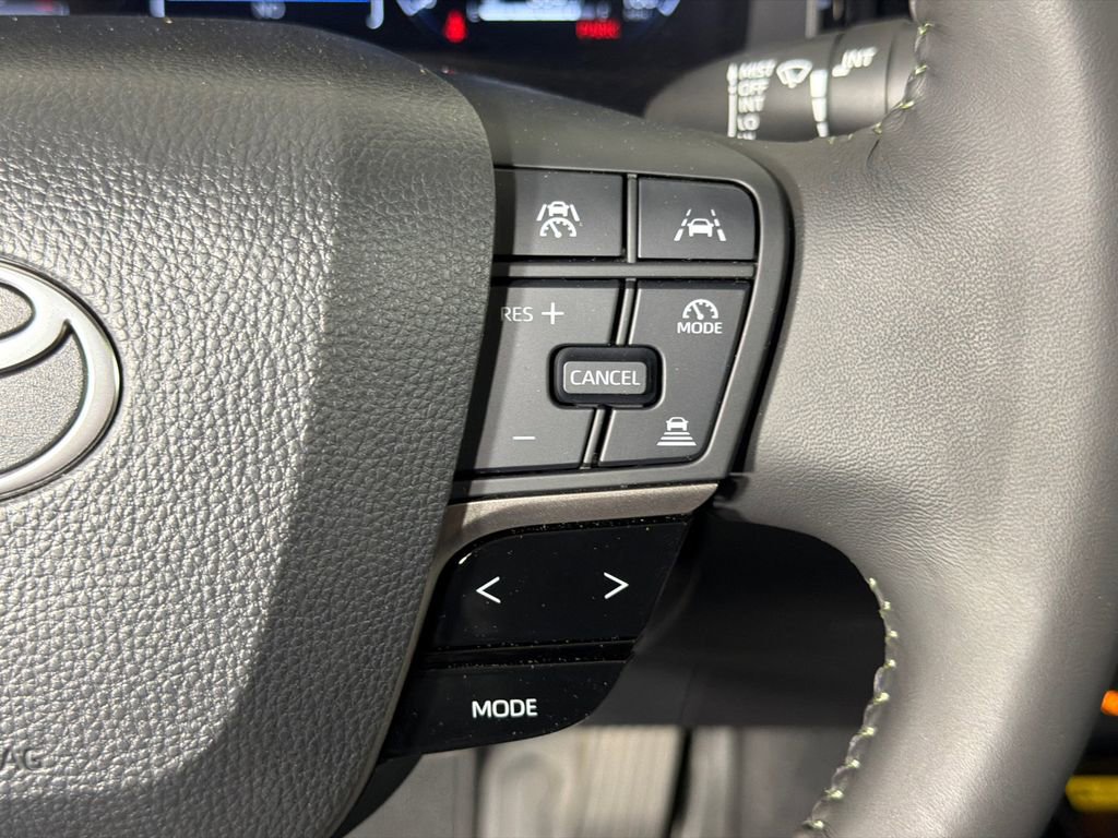 Used 2025 Toyota Camry XLE image 26