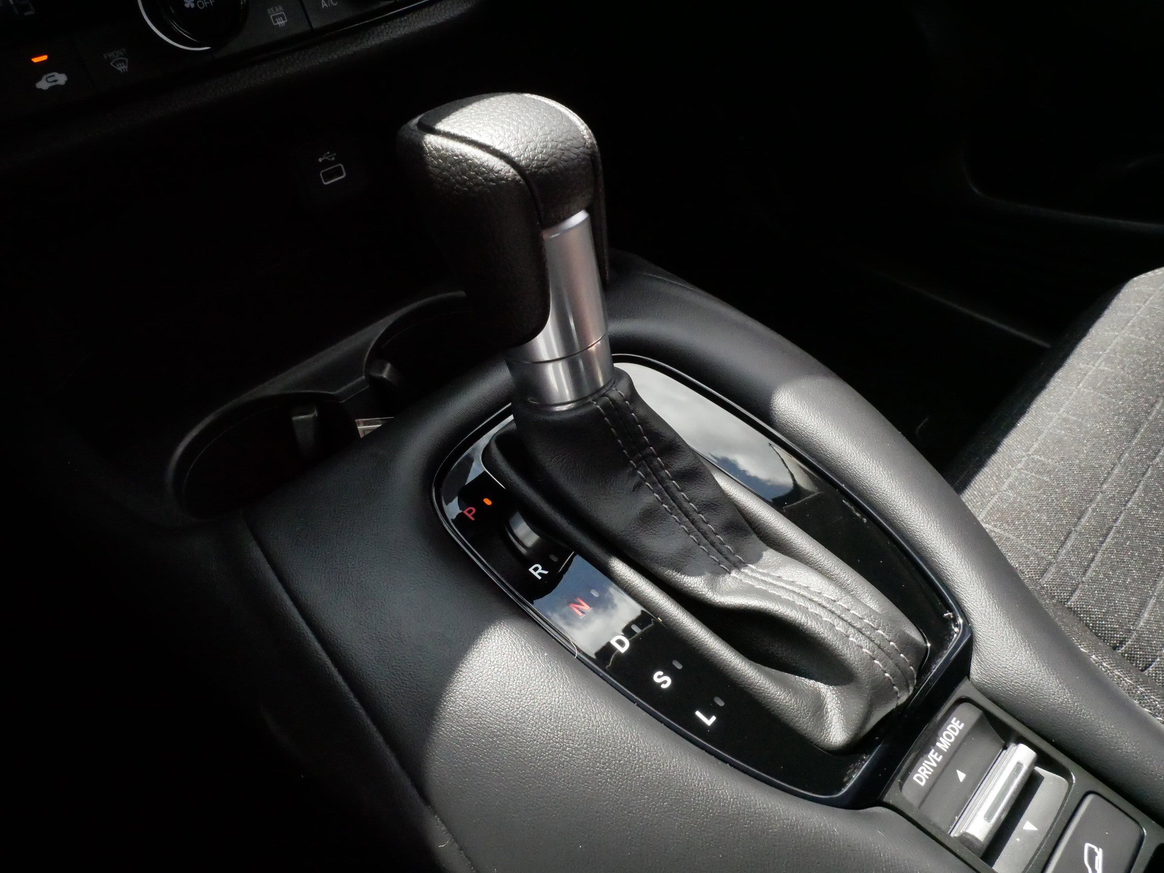 Used 2025 Honda HR-V LX image 25