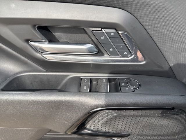 Used 2025 Chevrolet Silverado EV LT image 30