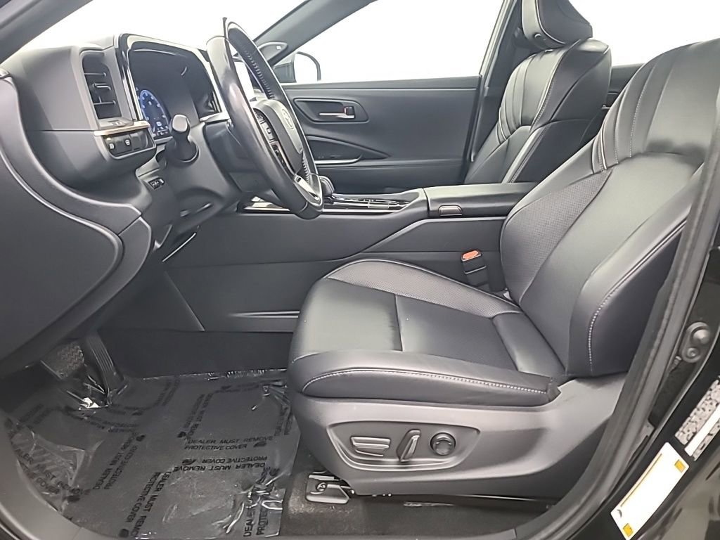 Used 2024 Toyota Crown Limited image 26