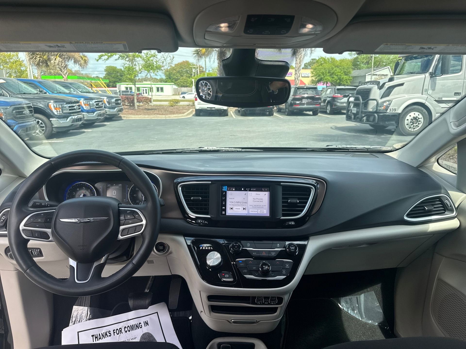 Used 2023 Chrysler Voyager LX image 28