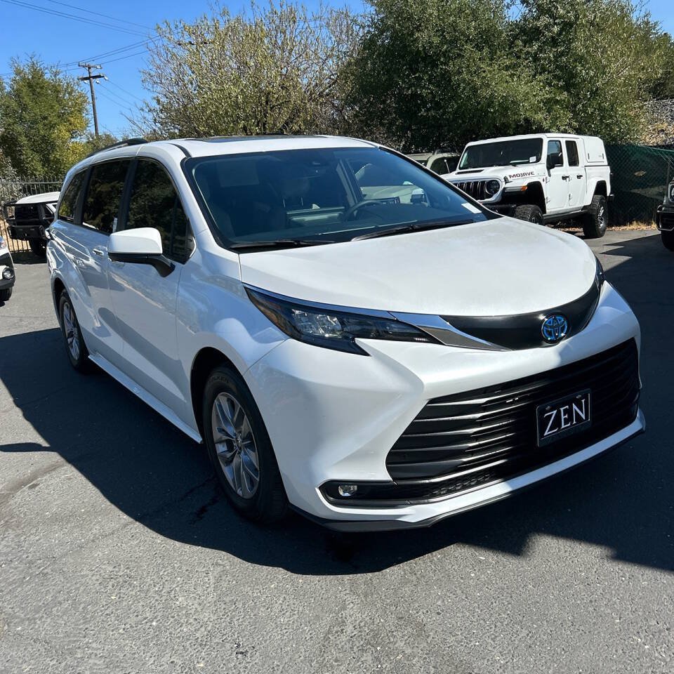 Used 2025 Toyota Sienna XLE w/ XLE Plus Package