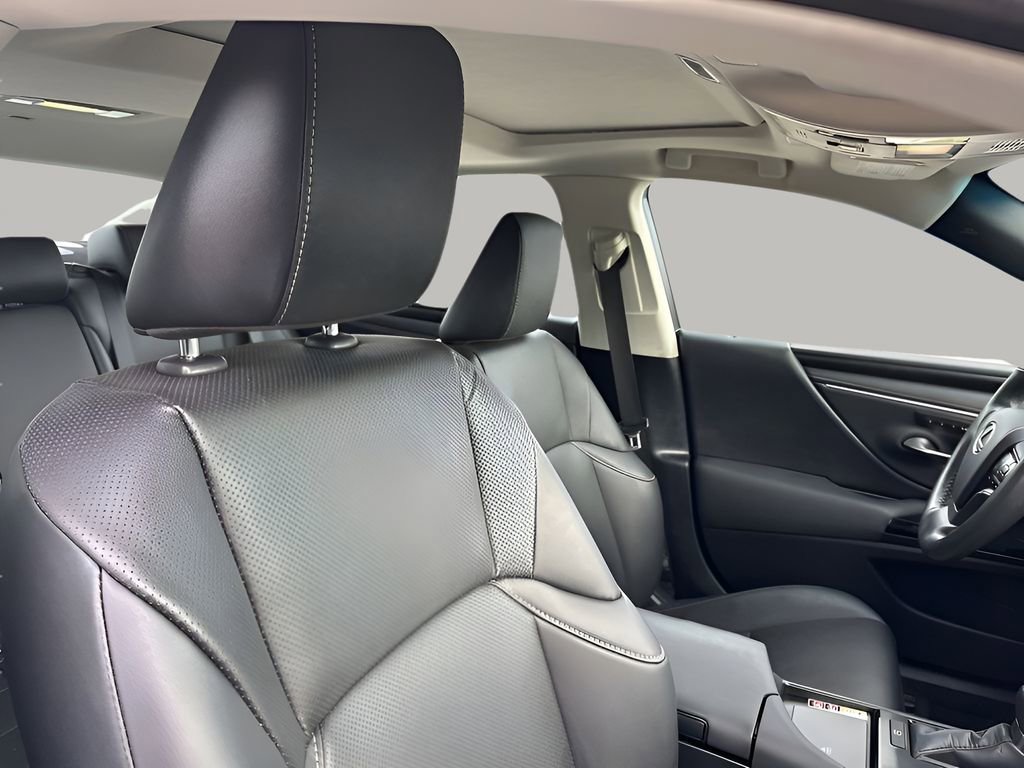 Used 2024 Lexus ES 350 w/ Premium Package image 15