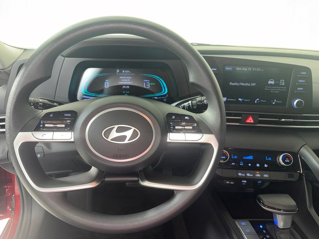 Certified 2025 Hyundai Elantra Hybrid FWD image 14