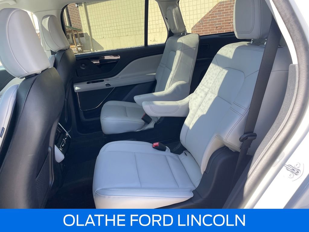 Used 2025 Lincoln Aviator Premiere w/ Jet Appearance Package image 31