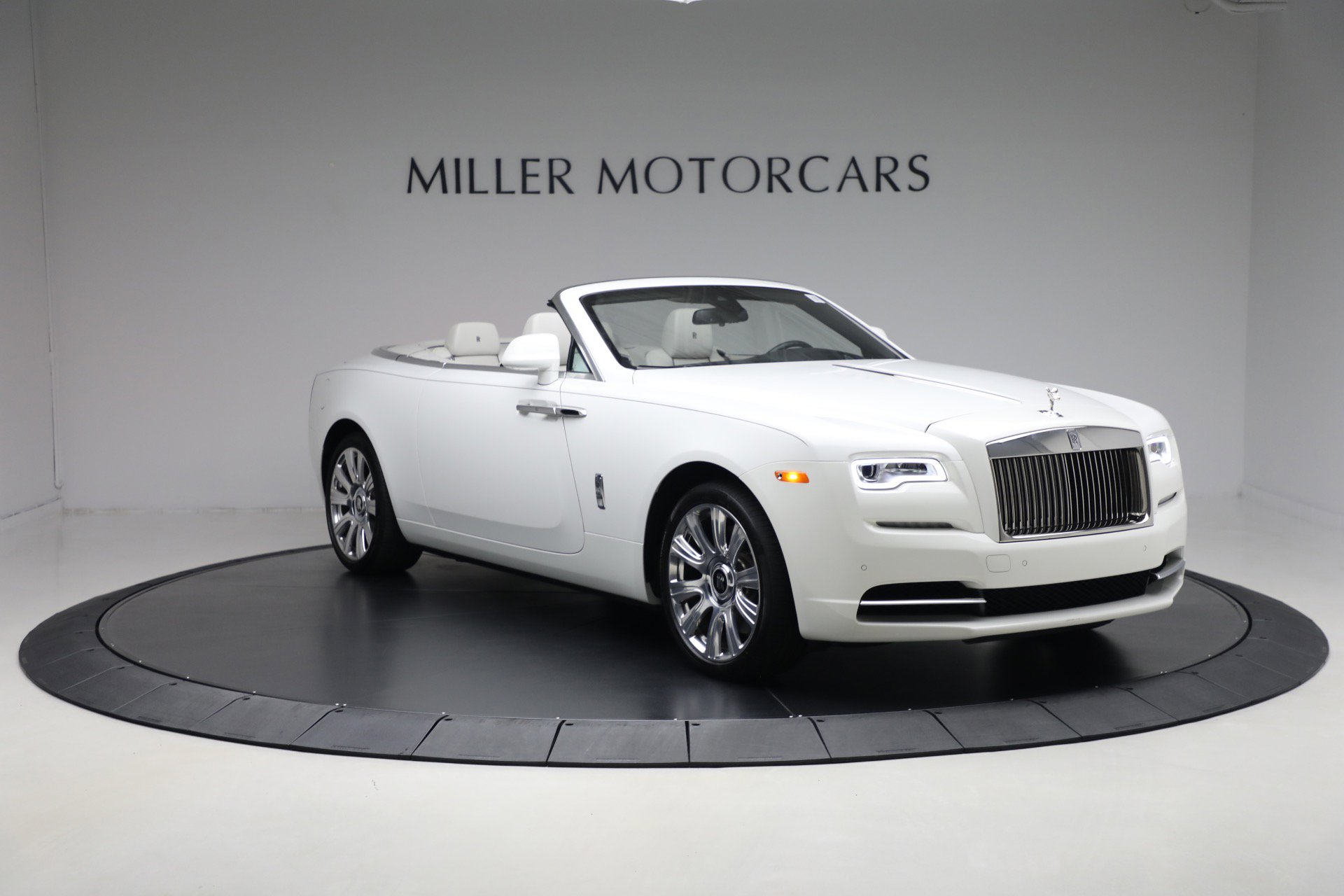 Certified 2018 Rolls-Royce Dawn image 12