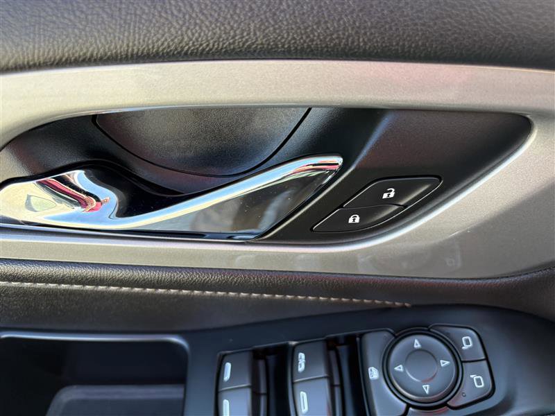 Used 2022 Chevrolet Traverse LT w/ Midnight/Sport Edition image 10