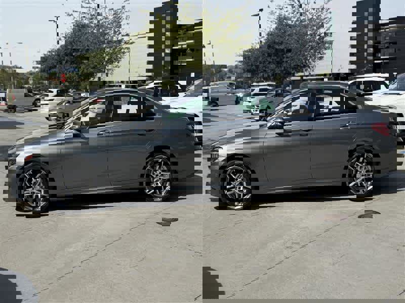 Used 2017 Mercedes-Benz E 300 image 3