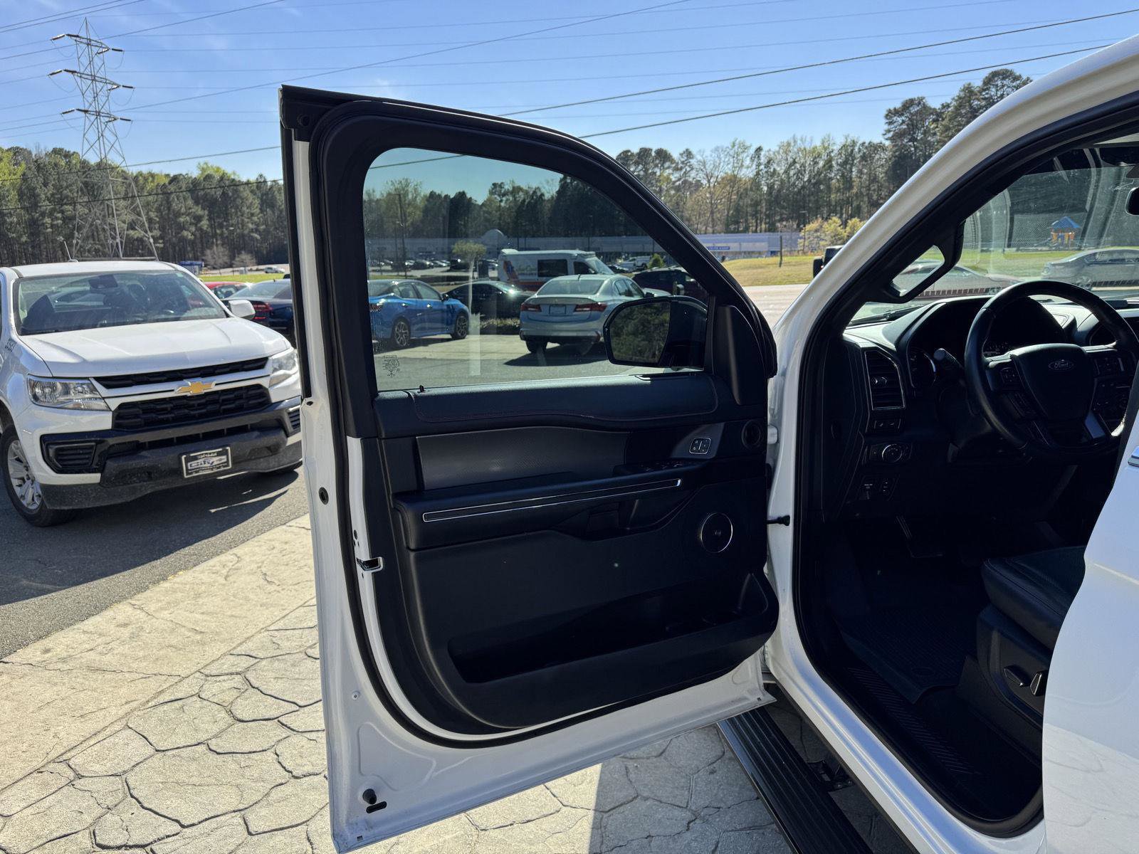 Used 2021 Ford Expedition Max Limited image 6