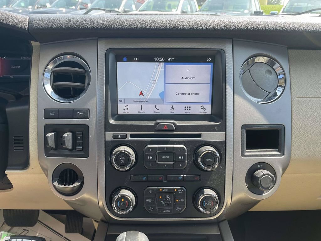 Used 2017 Ford Expedition EL XLT w/ Equipment Group 202A RWD image 22