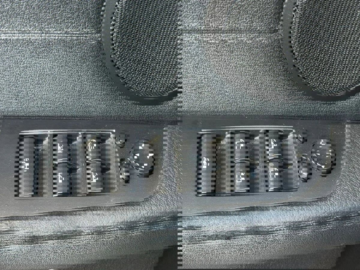 Used 2012 BMW Z4 sDrive35i image 55