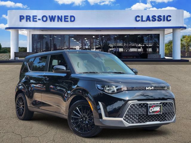 Used 2024 Kia Soul LX w/ Option Group 015 FWD image 1