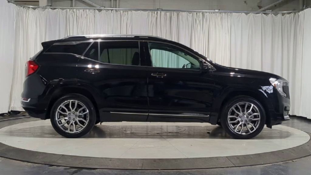 Used 2022 GMC Terrain Denali image 11