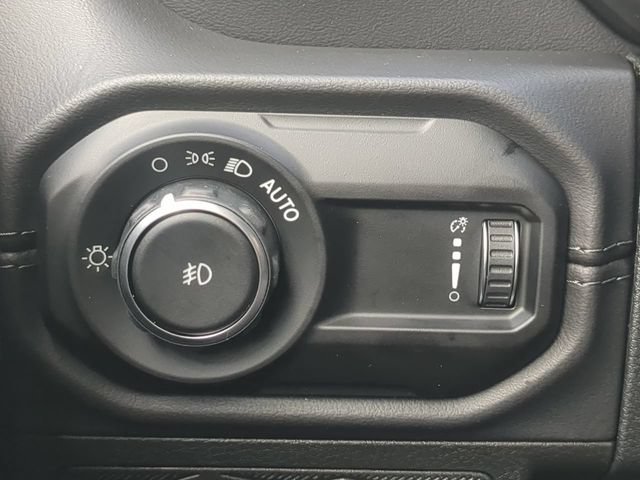New 2026 Jeep Wrangler Unlimited Sahara AWD/4WD image 28