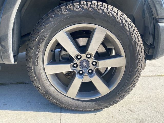 Used 2016 Ford F150 XLT w/ Equipment Group 302A Luxury AWD/4WD image 7