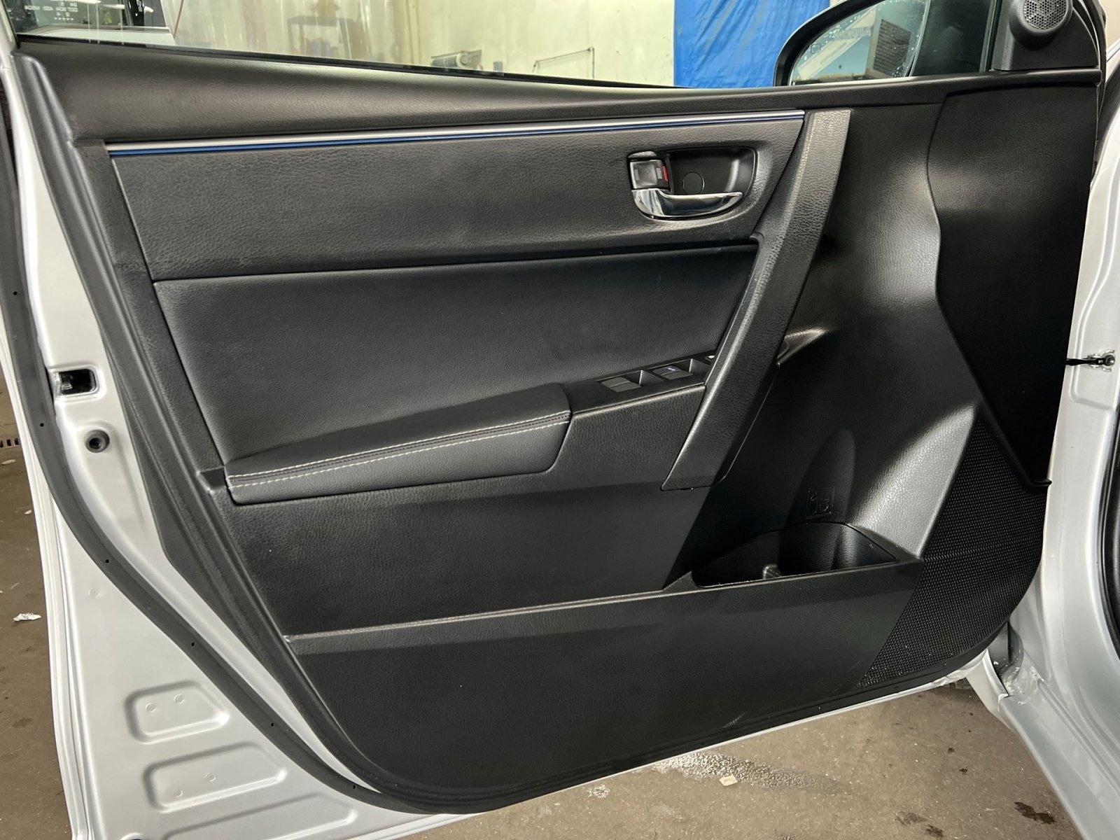 Used 2015 Toyota Corolla S image 12