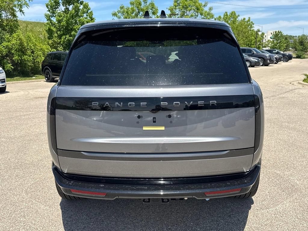 New 2026 Land Rover Range Rover Long Wheelbase SE AWD/4WD image 3