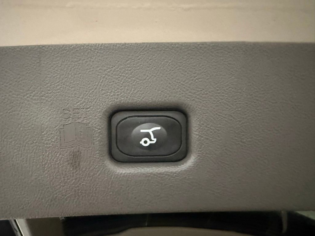 Used 2020 Lincoln Nautilus Reserve w/ Cargo Utility Package image 19