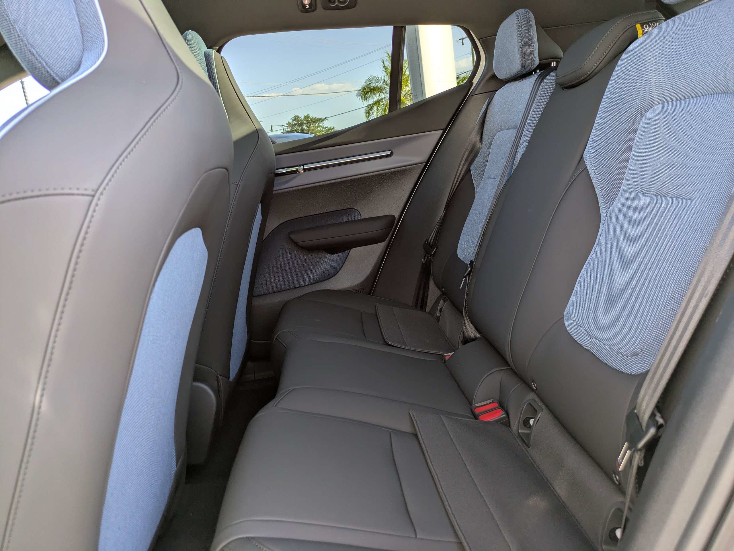 New 2025 Volvo EX30 Ultra w/ Protection Package Premier AWD/4WD image 15