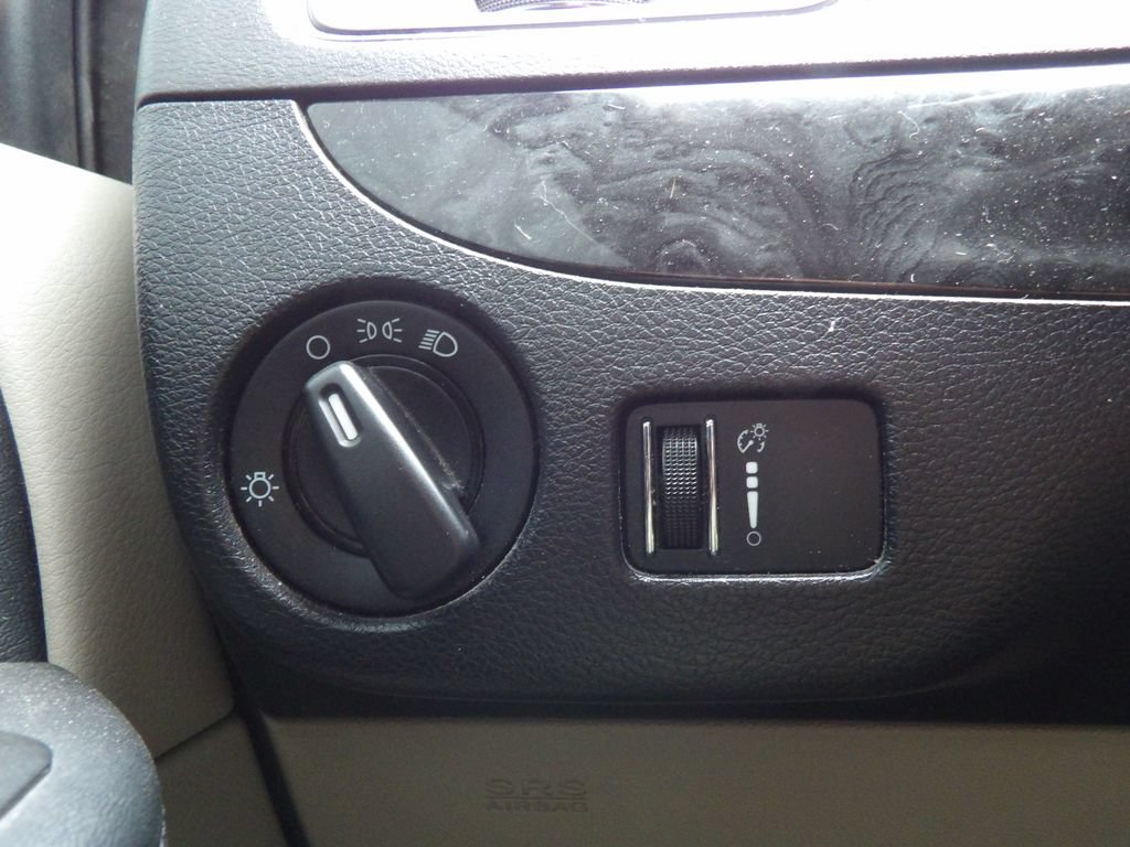 Used 2016 Dodge Grand Caravan SE w/ Quick Order Package 29E SE FWD image 11