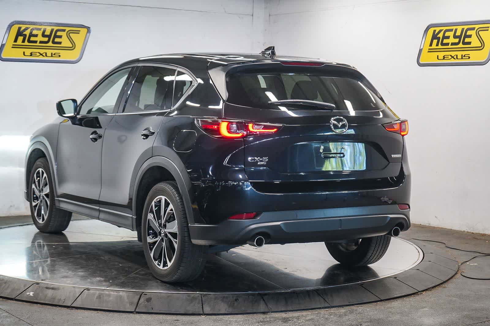 Used 2023 MAZDA CX-5 AWD 2.5 S w/ Premium Package image 2