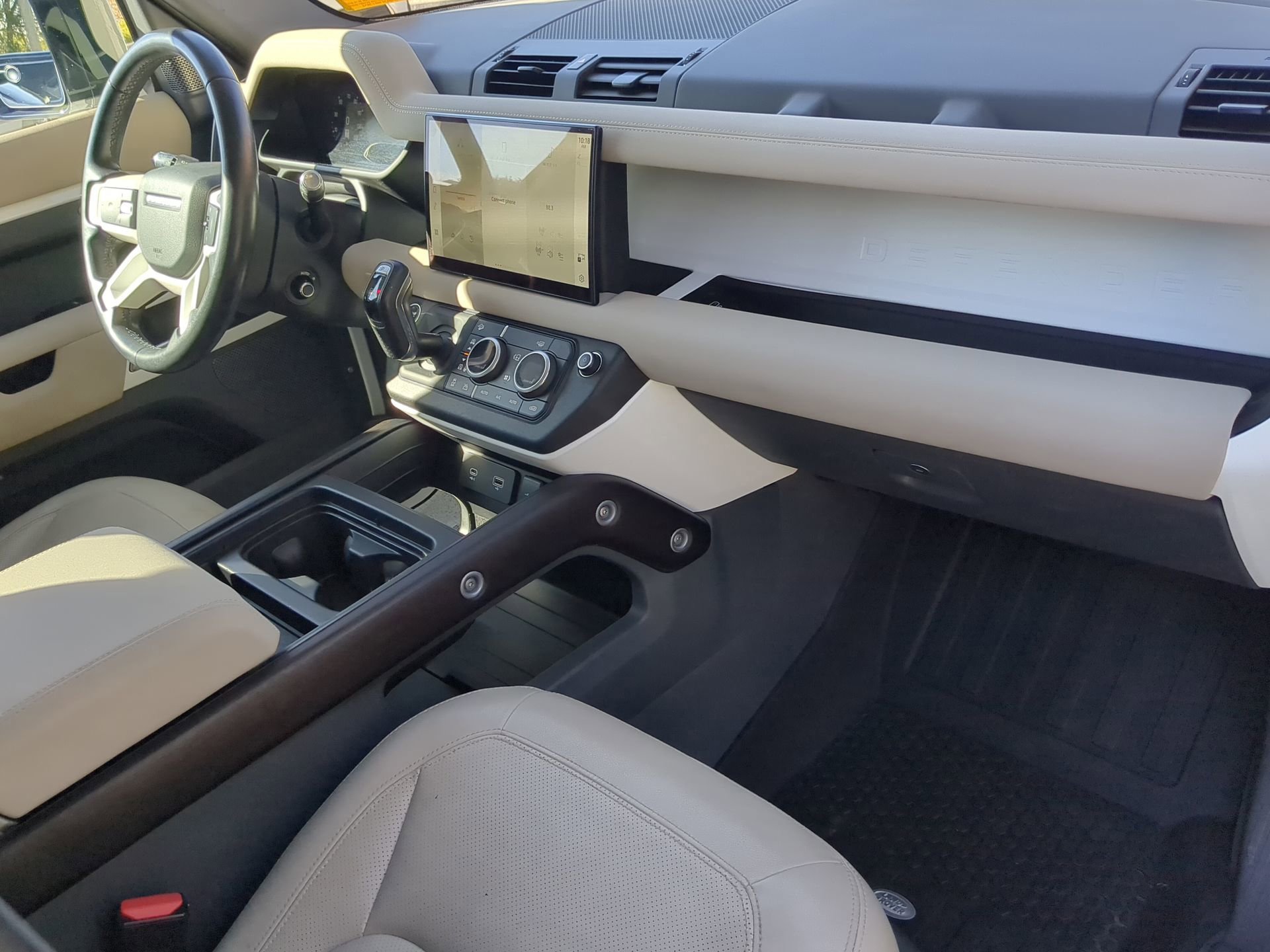 Used 2022 Land Rover Defender 110 SE image 41