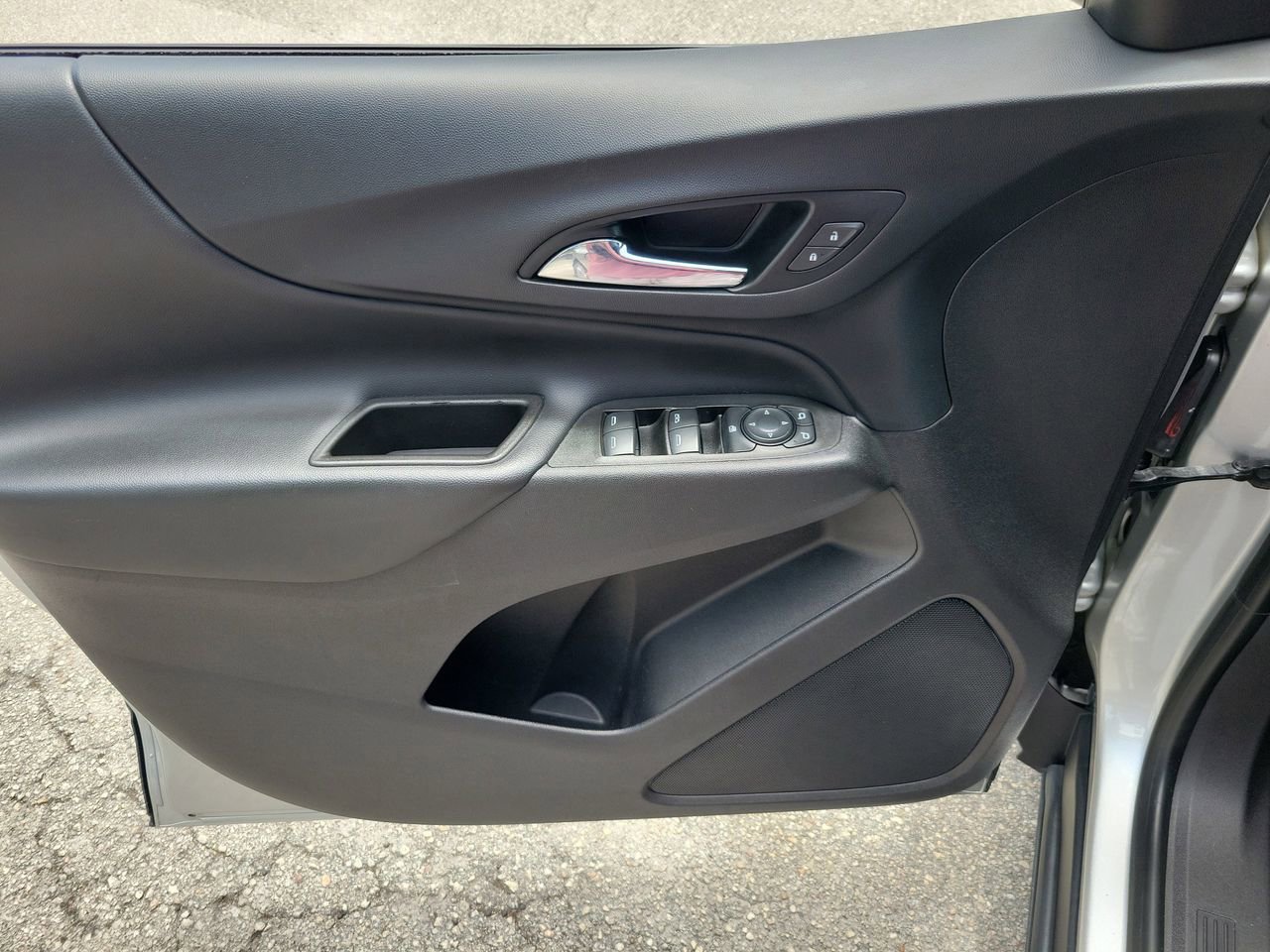 Used 2021 Chevrolet Equinox LT FWD image 13
