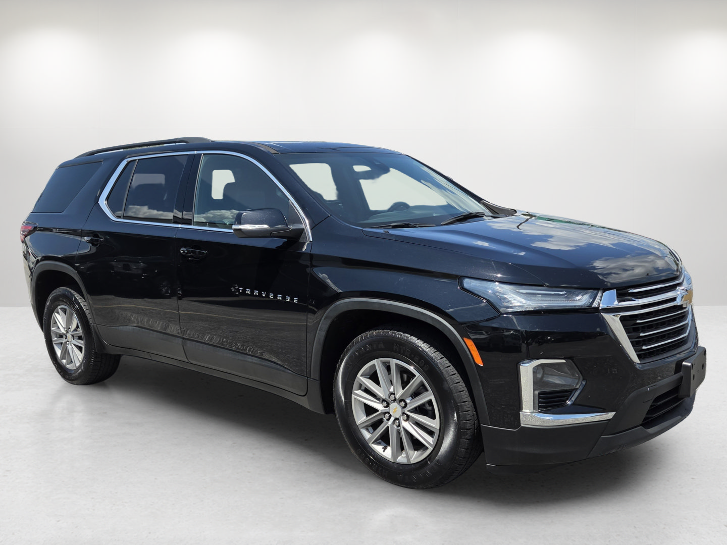 Used 2022 Chevrolet Traverse LT AWD/4WD image 3