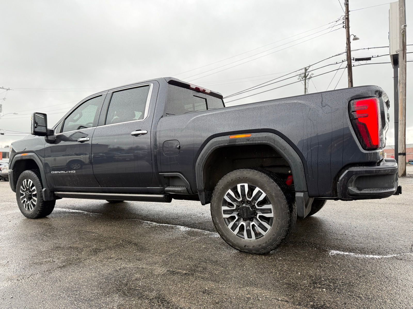 Used 2024 GMC Sierra 3500 Denali Ultimate image 4