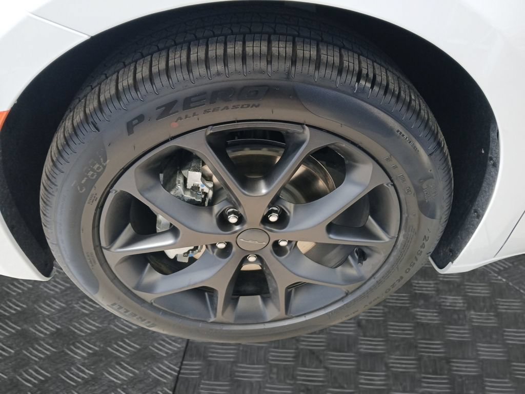 New 2027 Chrysler Pacifica Limited FWD image 23