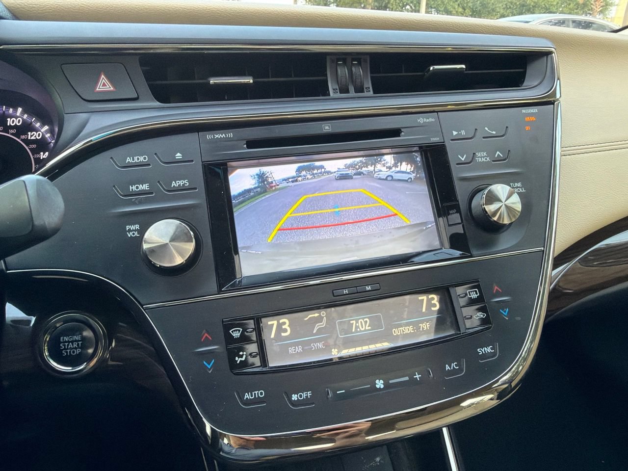 Used 2015 Toyota Avalon Limited w/ Technology Package FWD image 8