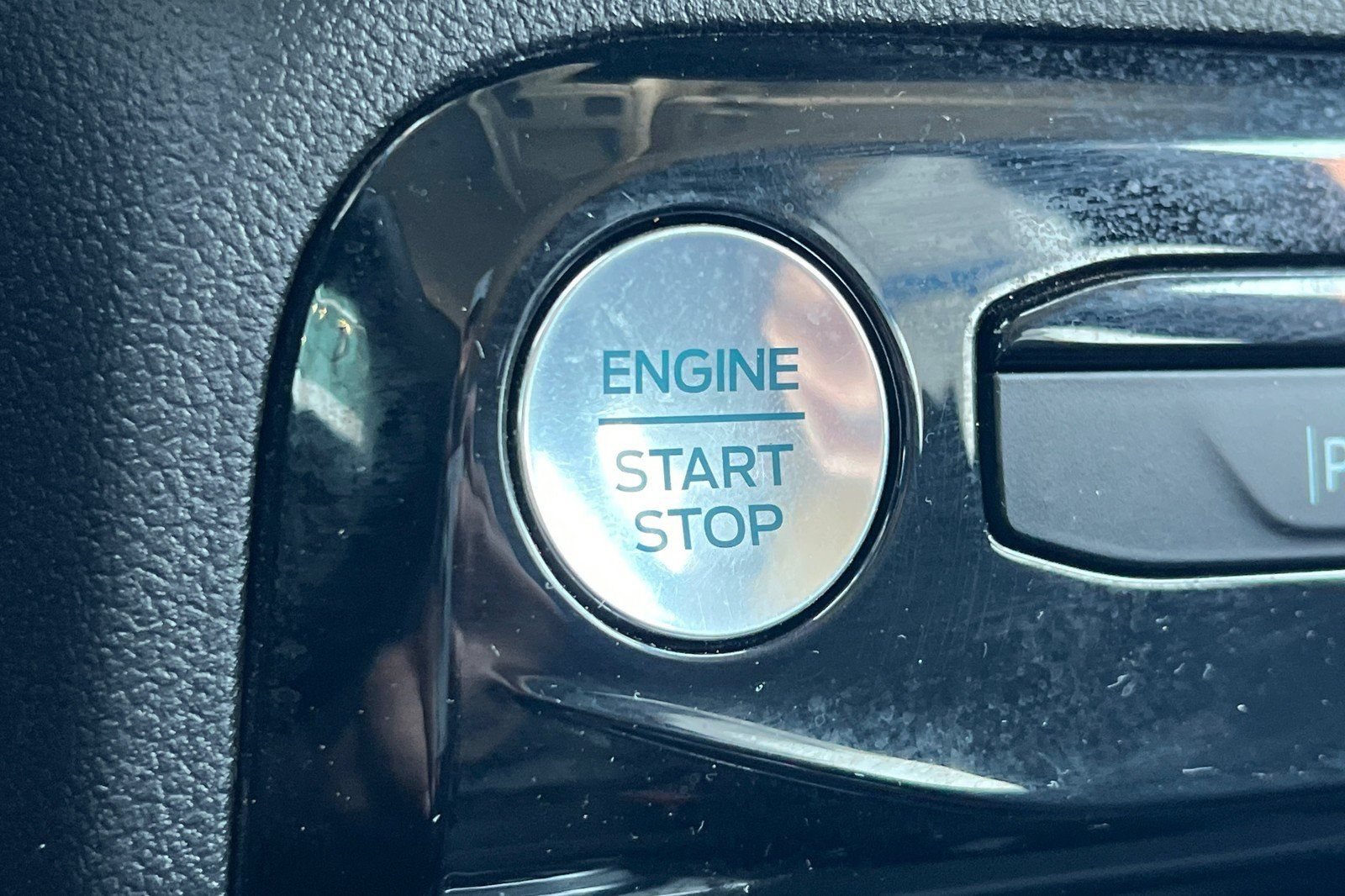 Used 2023 Ford Escape SE w/ PHEV Premium Package FWD image 30