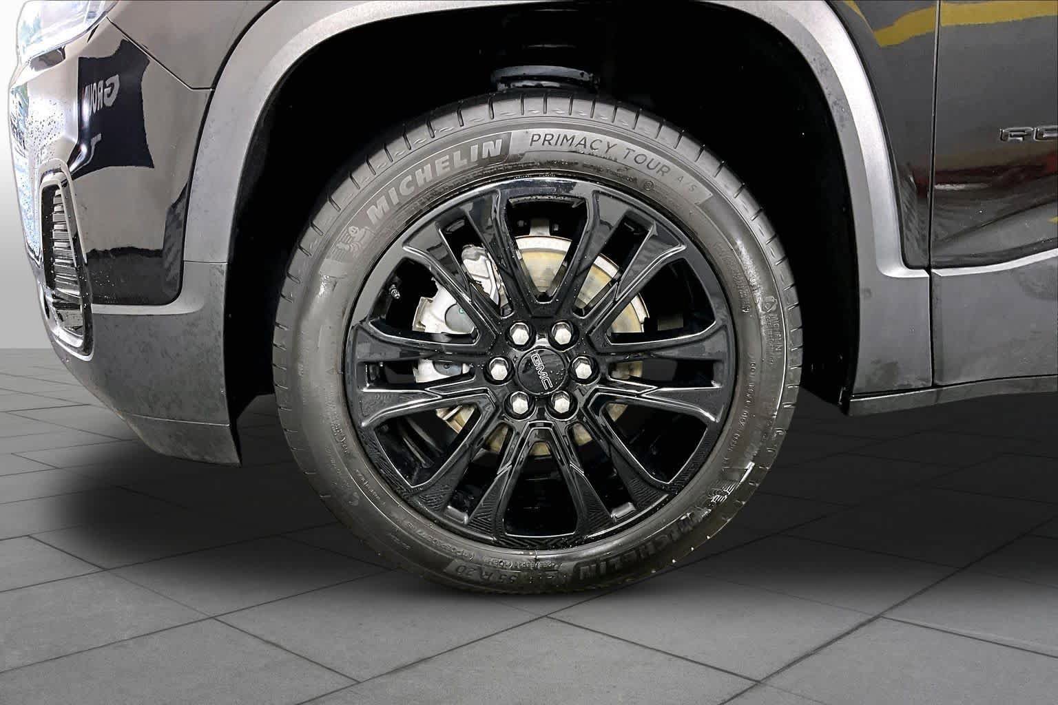 Certified 2023 GMC Acadia SLT w/ Elevation Edition FWD image 11