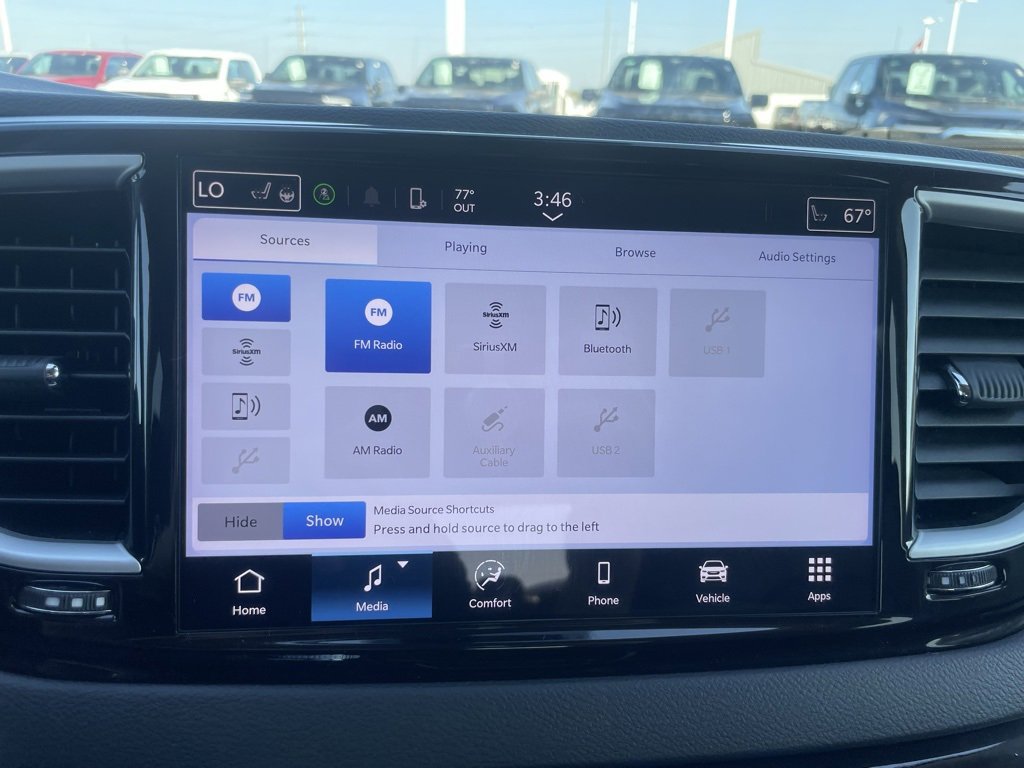 Used 2024 Chrysler Pacifica Touring-L image 17