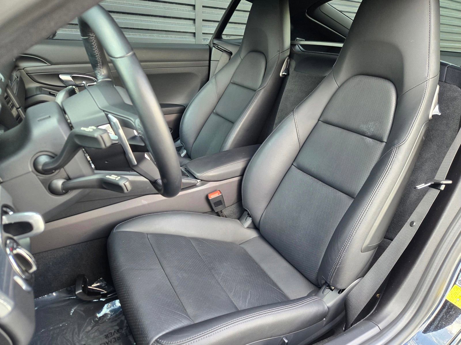 Used 2022 Porsche 718 Cayman S RWD image 5