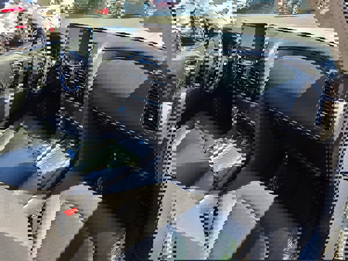 Used 2023 Nissan Armada SV image 9