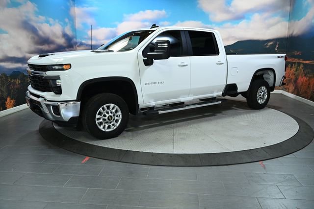 Used 2025 Chevrolet Silverado 2500 LT w/ Convenience Package image 4