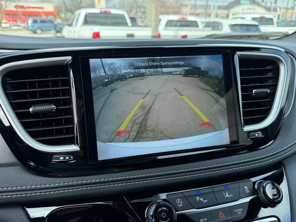 New 2026 Chrysler Pacifica Select image 20