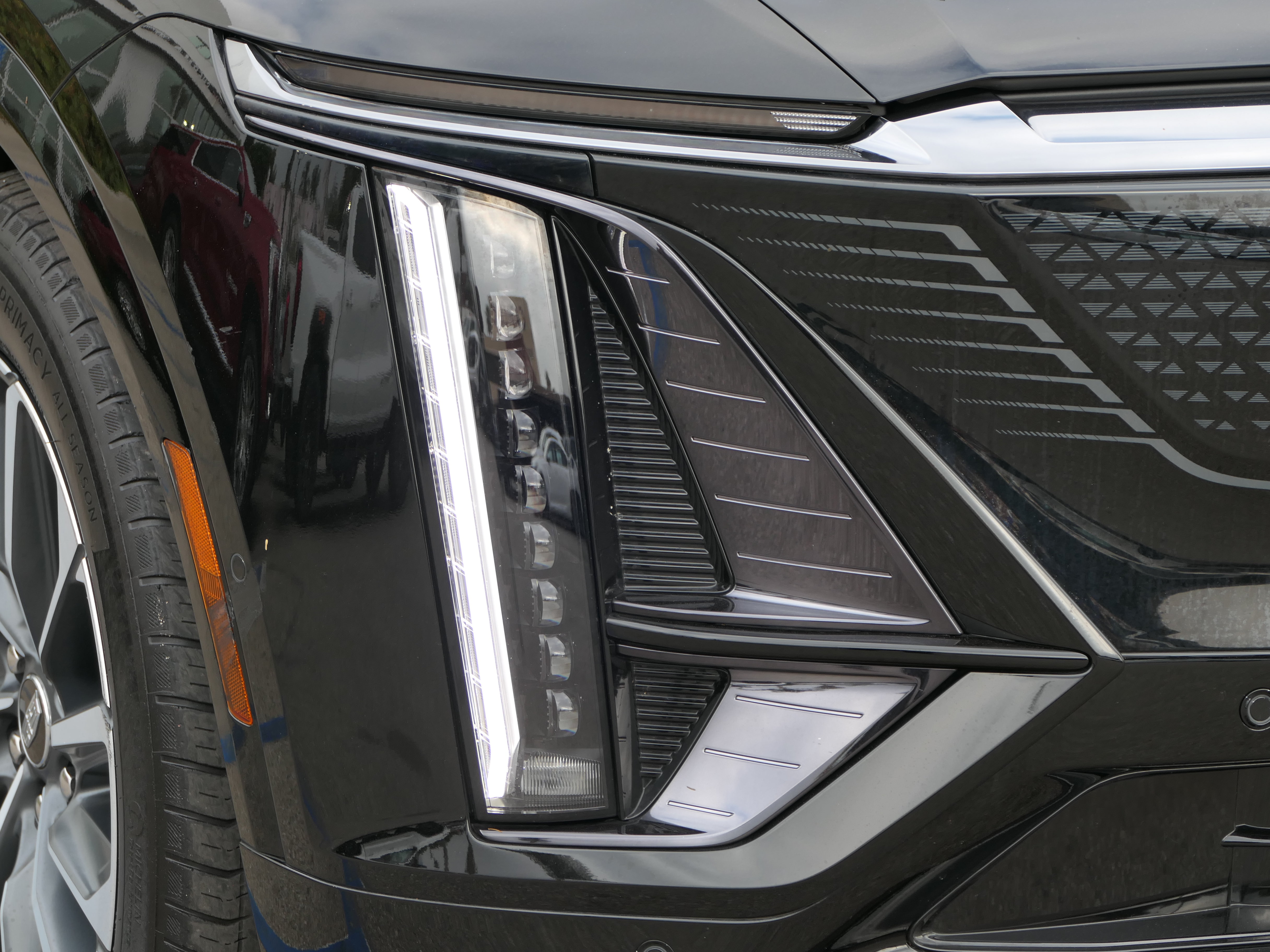 Certified 2024 Cadillac Lyriq Sport AWD/4WD image 10